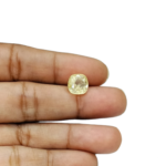 Yellow Sapphire - 4.04 Carat (4.43 Ratti)-Origin-Ceylon (Sri Lanka) - Image 4